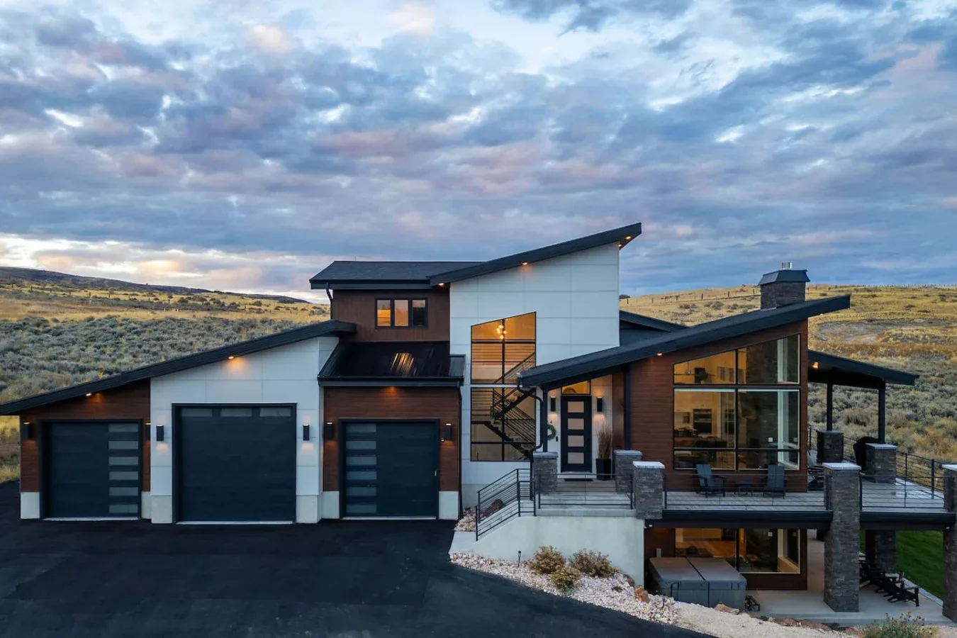 The Luxury Lodge — photo 1 of 9