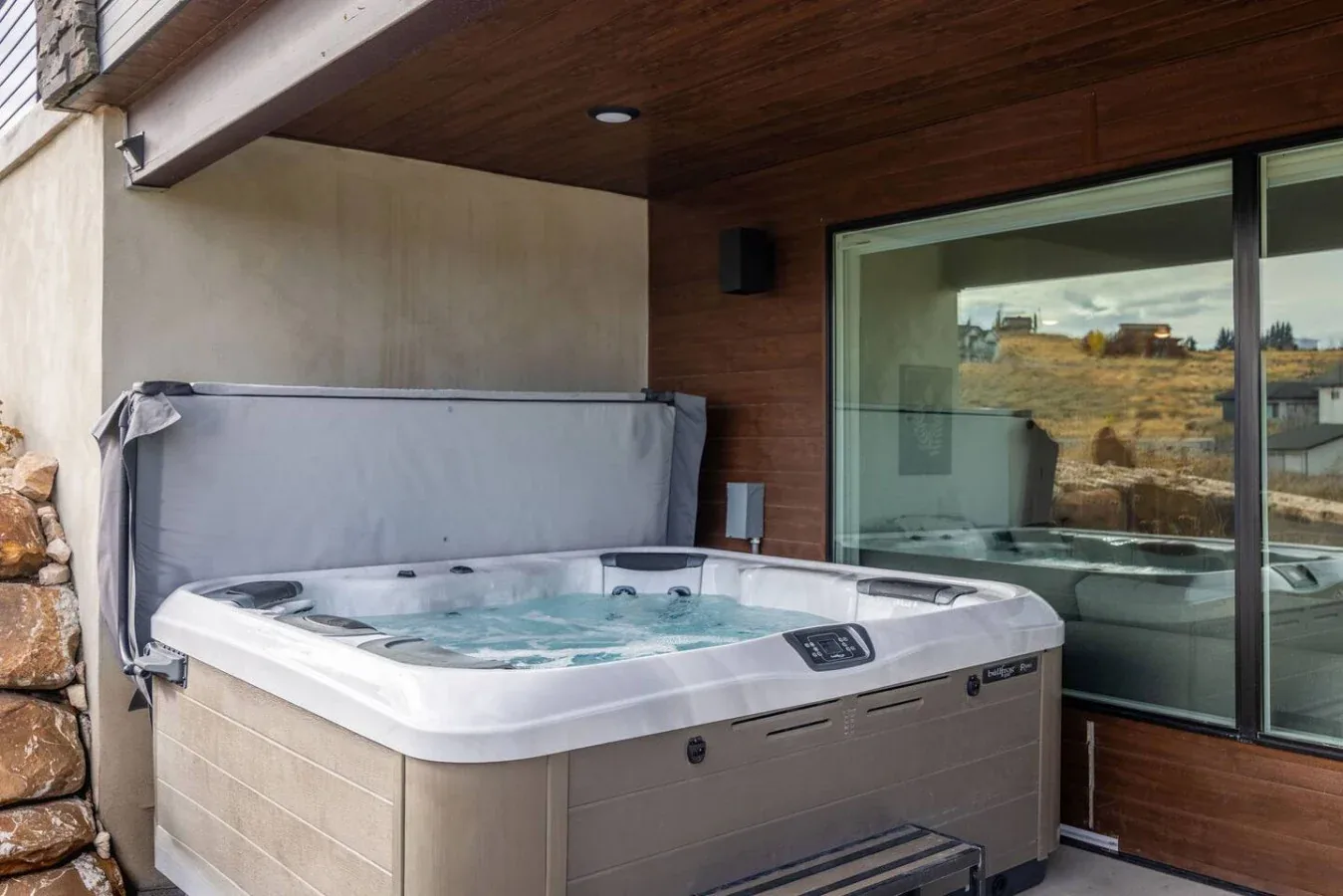 The Luxury Lodge — photo 2 of 9